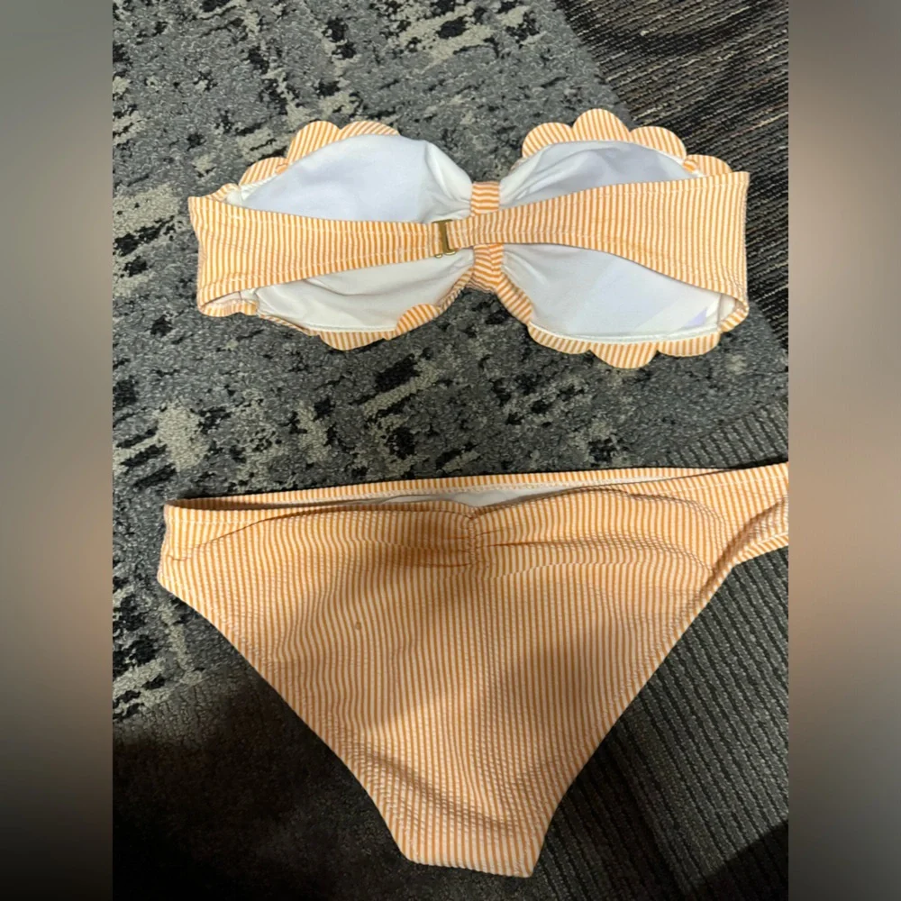 Jessica Simpson Bathing suit - Picture 4 of 5